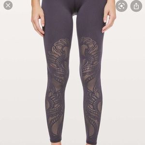Lululemon reveal tight lattice paisley New!